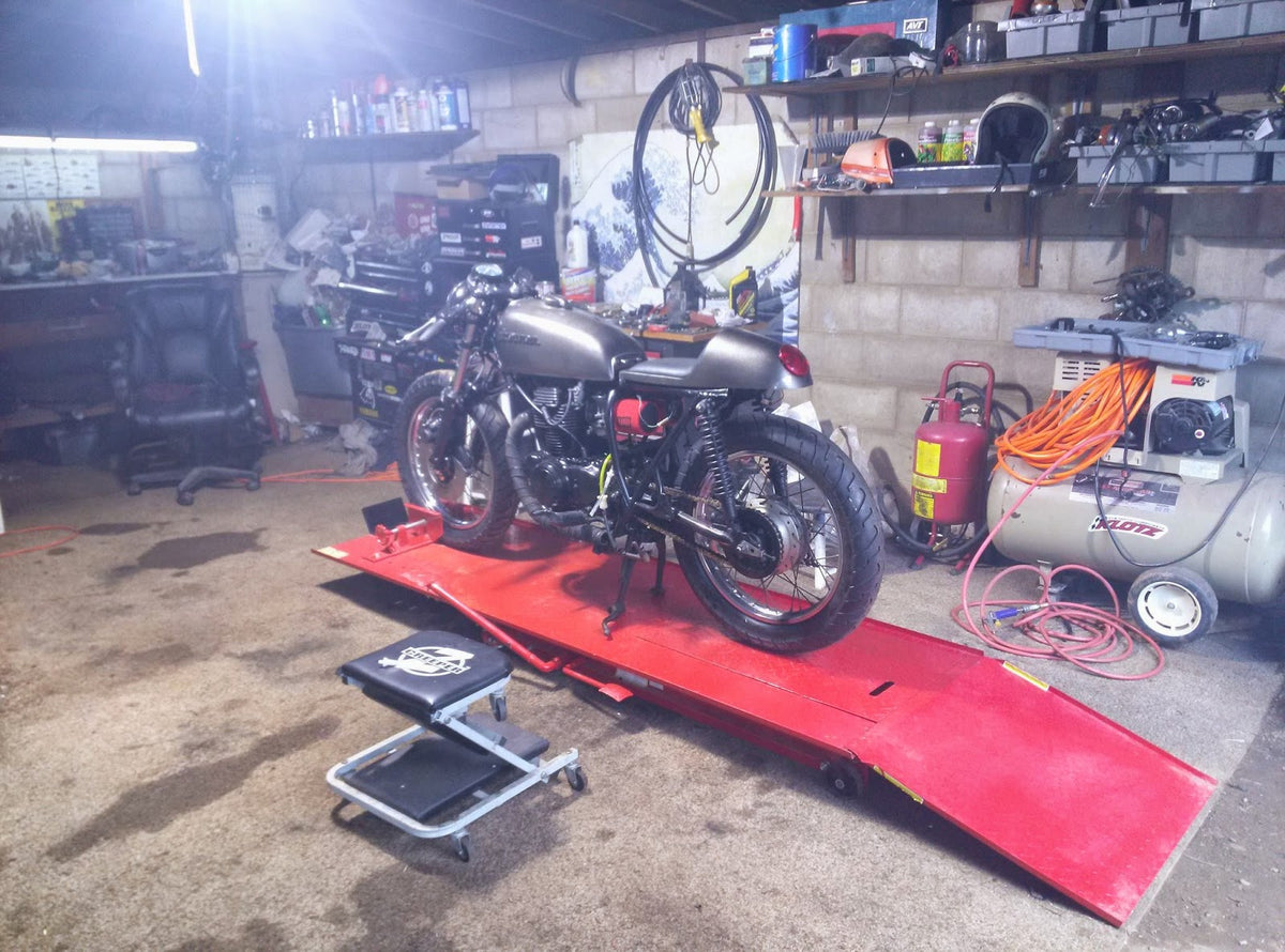 Brian C’s custom cafe racer in House of Kolor Galaxy Gray 66 Auto Color